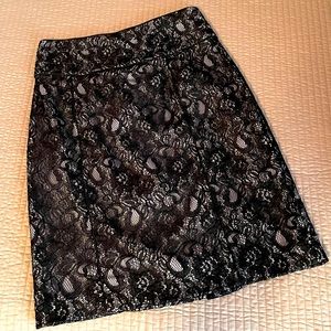 H&M Lace pencil skirt
